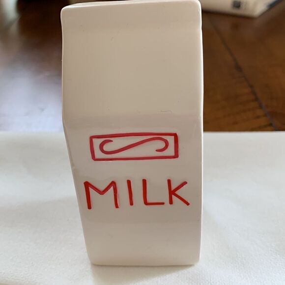 Vintage‎ Russ Ceramic white Milk Carton Salt Shaker Milk Cans - Picture 2 of 4